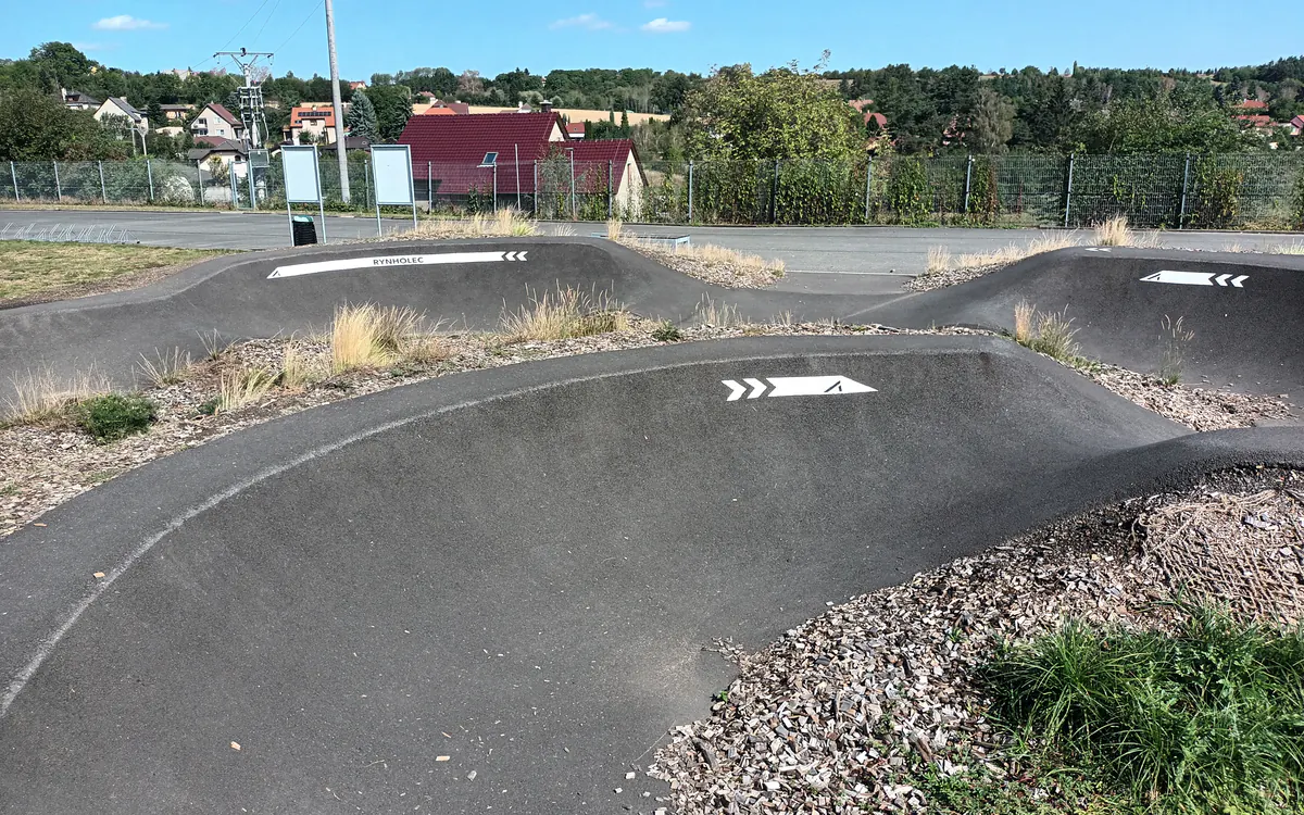Detail značení a profilu pumptracku v Rynholci
